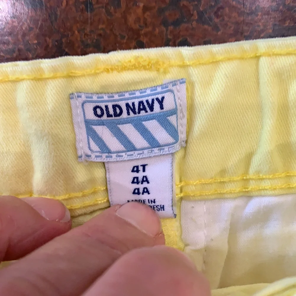 {Old Navy}Boys Sz 4T Yellow Shorts